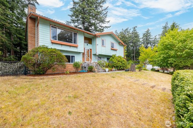 1127 SW Fairhaven Drive, Oak Harbor, WA 98277