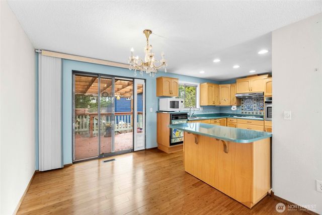 1127 SW Fairhaven Drive, Oak Harbor, WA 98277
