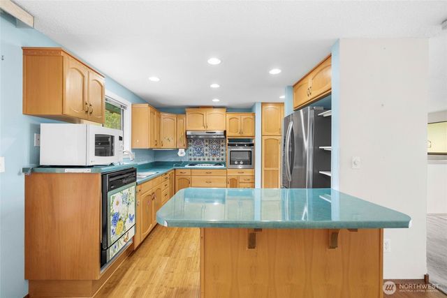 1127 SW Fairhaven Drive, Oak Harbor, WA 98277