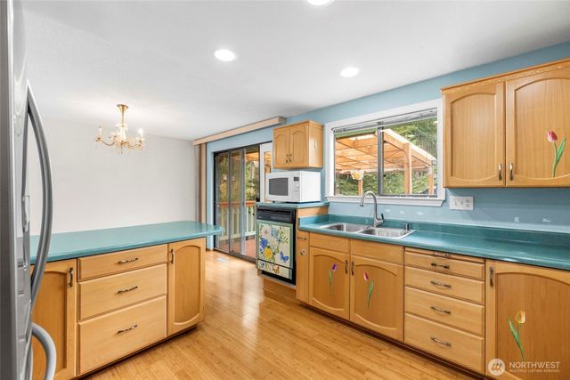 1127 SW Fairhaven Drive, Oak Harbor, WA 98277
