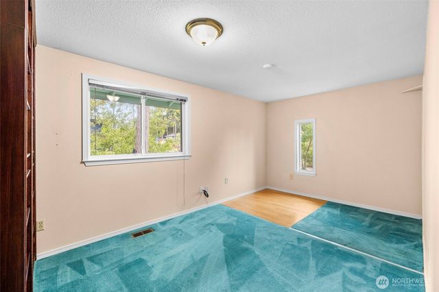 1127 SW Fairhaven Drive, Oak Harbor, WA 98277