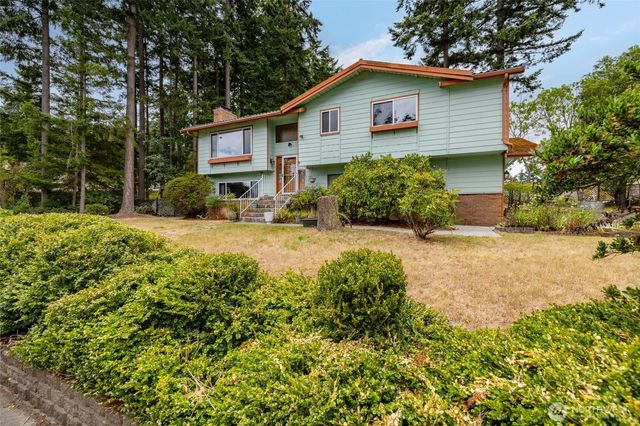 1127 SW Fairhaven Drive, Oak Harbor, WA 98277