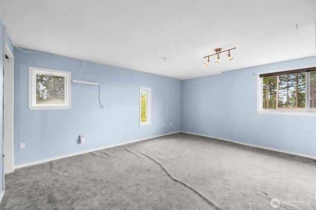 1127 SW Fairhaven Drive, Oak Harbor, WA 98277