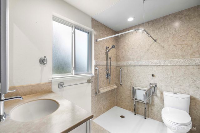 1127 SW Fairhaven Drive, Oak Harbor, WA 98277