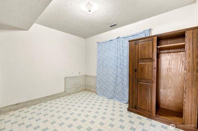 1127 SW Fairhaven Drive, Oak Harbor, WA 98277