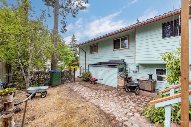 1127 SW Fairhaven Drive, Oak Harbor, WA 98277