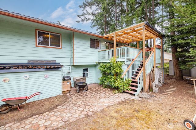 1127 SW Fairhaven Drive, Oak Harbor, WA 98277