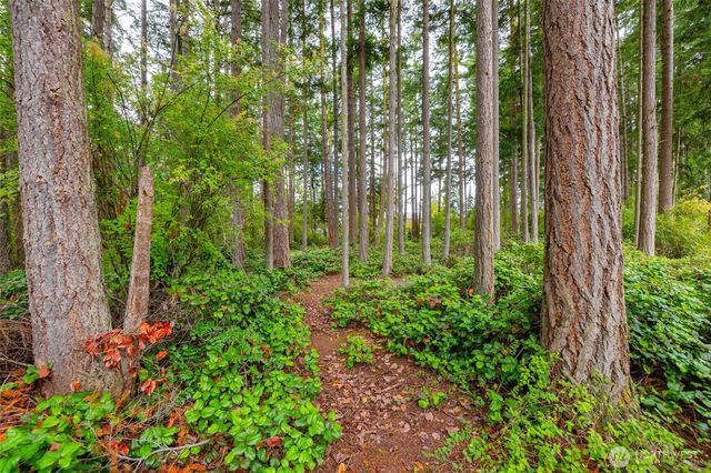 1127 SW Fairhaven Drive, Oak Harbor, WA 98277