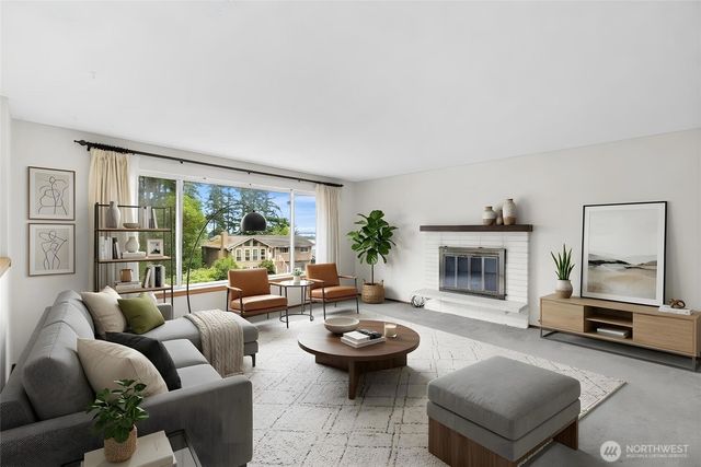 1127 SW Fairhaven Drive, Oak Harbor, WA 98277
