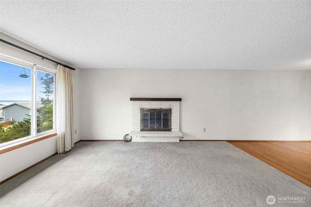 1127 SW Fairhaven Drive, Oak Harbor, WA 98277