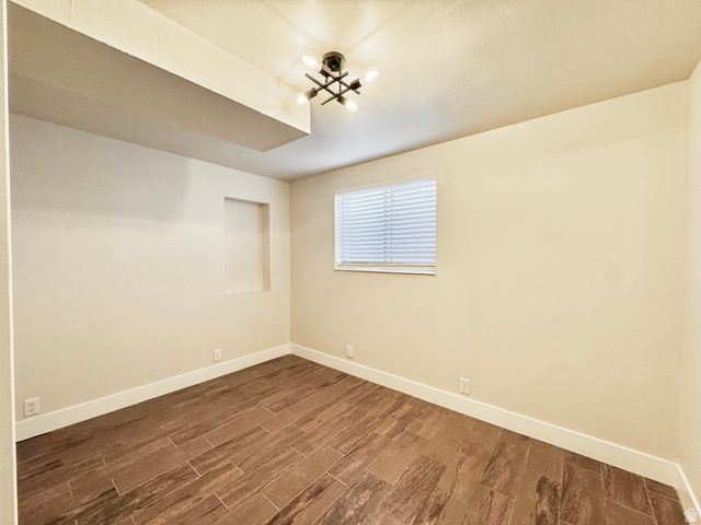 5222 S QUEENSWOOD DR, Taylorsville, UT 84129