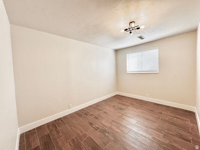 5222 S QUEENSWOOD DR, Taylorsville, UT 84129