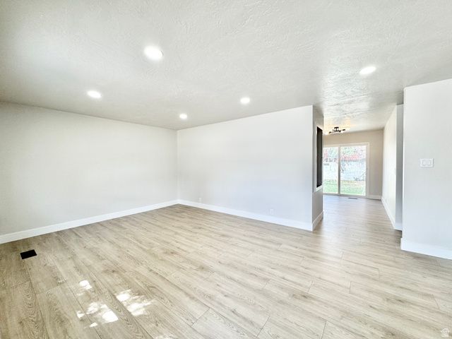 5222 S QUEENSWOOD DR, Taylorsville, UT 84129