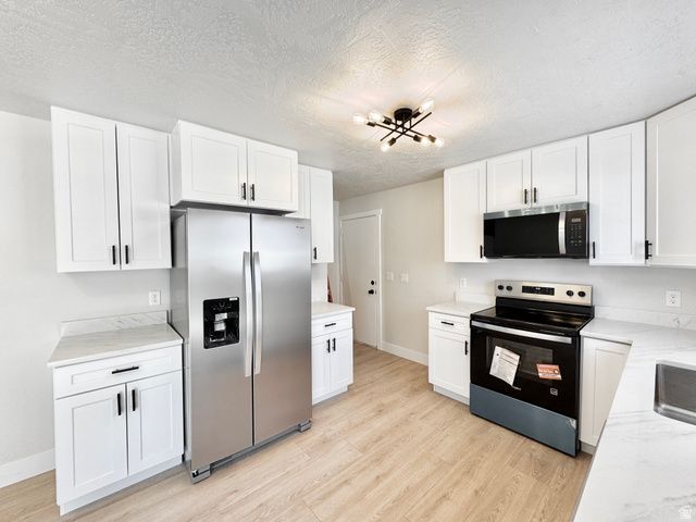 5222 S QUEENSWOOD DR, Taylorsville, UT 84129