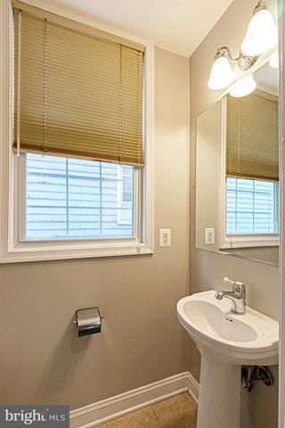1535 GALES ST NE, Washington, DC 20002