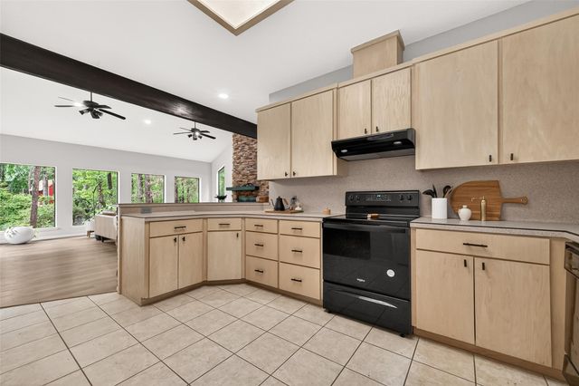 41 Creek Forest Lane, Conroe, TX 77384