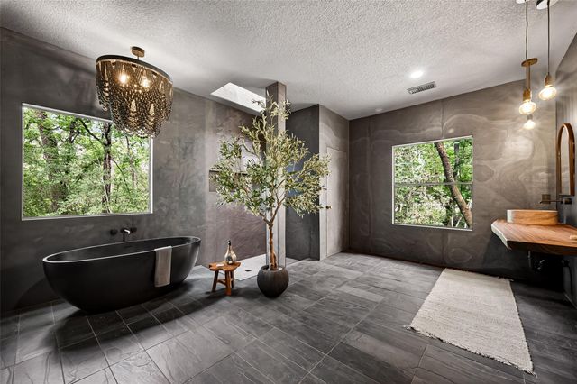 41 Creek Forest Lane, Conroe, TX 77384