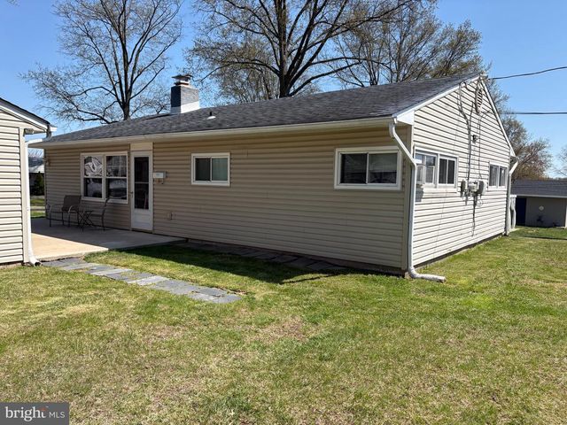 29 GRIDIRON RD, Levittown, PA 19057