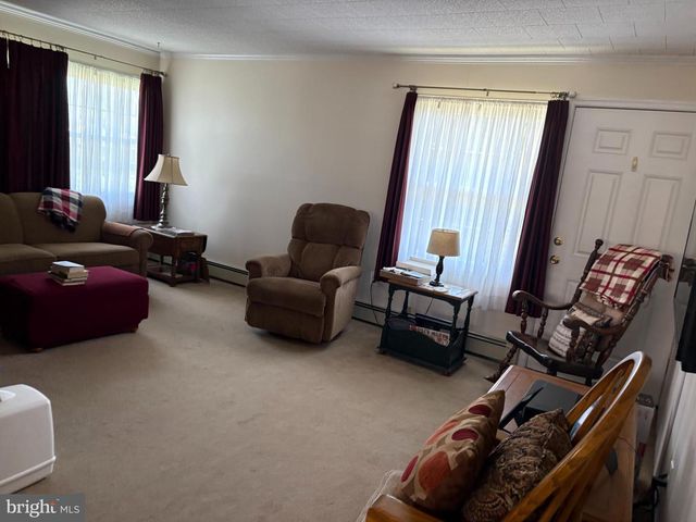 29 GRIDIRON RD, Levittown, PA 19057