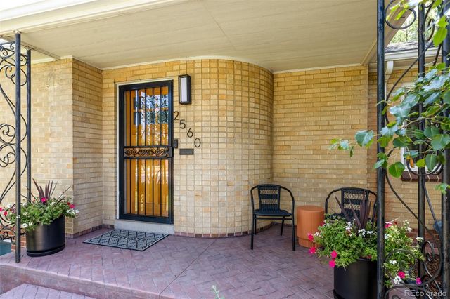2560 Locust Street, Denver, CO 80207