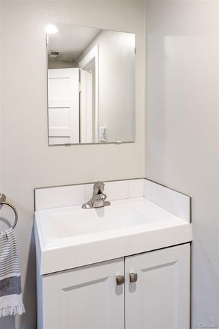 2560 Locust Street, Denver, CO 80207