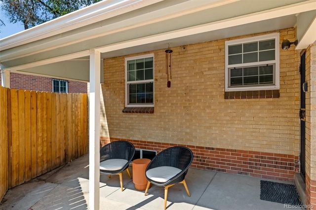 2560 Locust Street, Denver, CO 80207