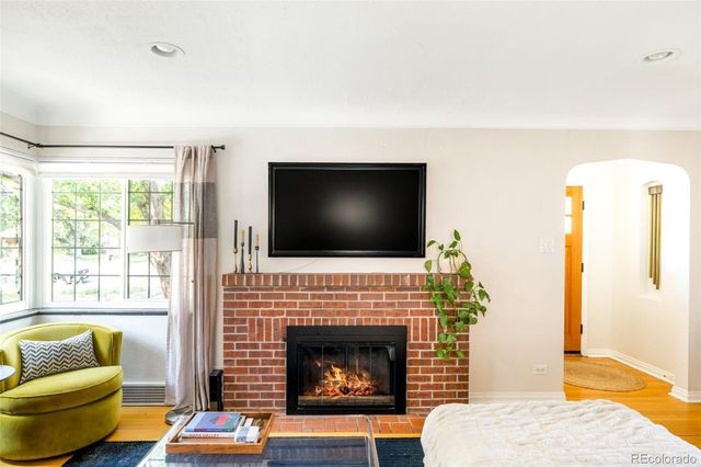 2560 Locust Street, Denver, CO 80207