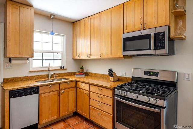 2560 Locust Street, Denver, CO 80207