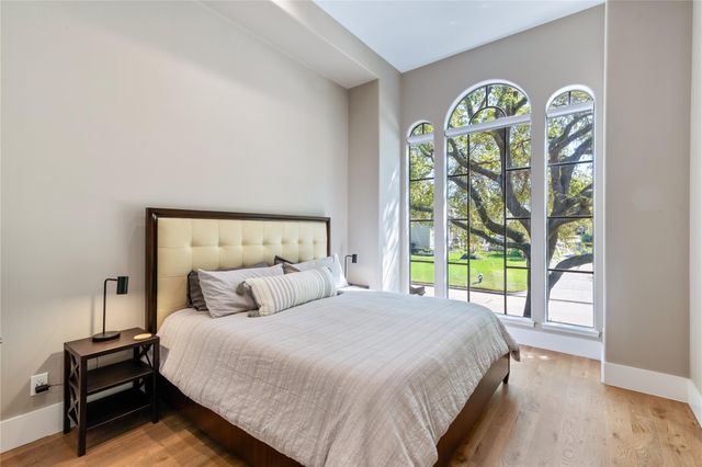 385 Edgewood Drive, Montgomery, TX 77356