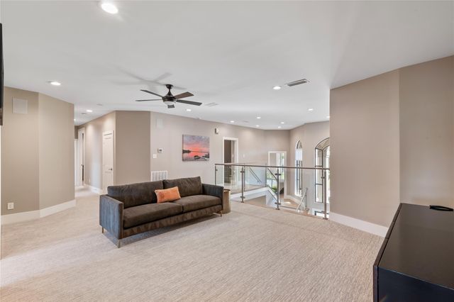 385 Edgewood Drive, Montgomery, TX 77356