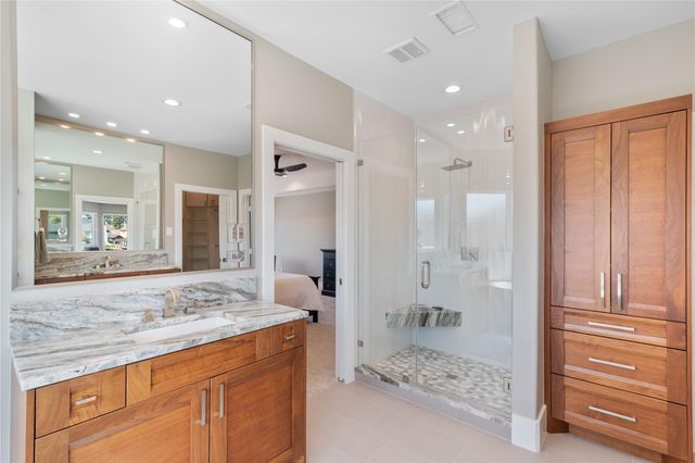 385 Edgewood Drive, Montgomery, TX 77356