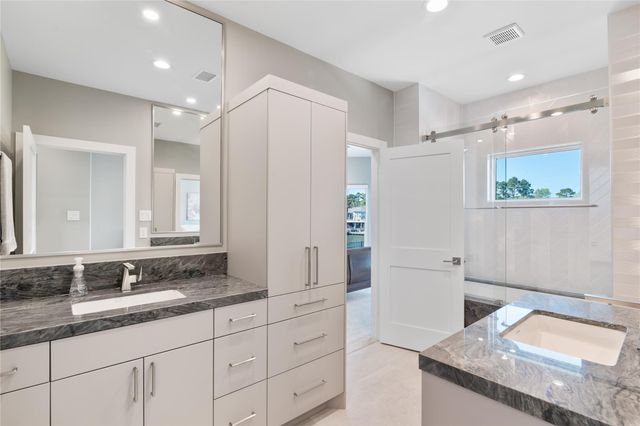 385 Edgewood Drive, Montgomery, TX 77356