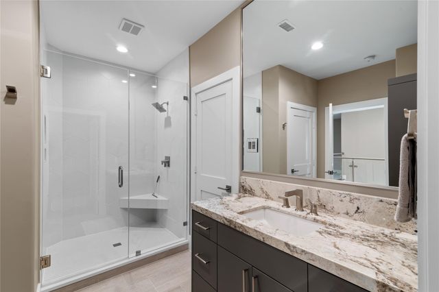 385 Edgewood Drive, Montgomery, TX 77356