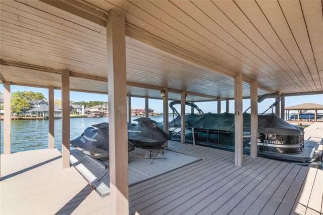 385 Edgewood Drive, Montgomery, TX 77356