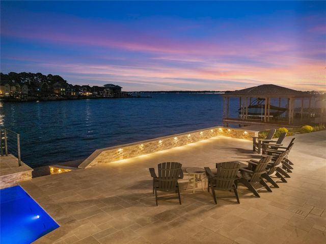 385 Edgewood Drive, Montgomery, TX 77356