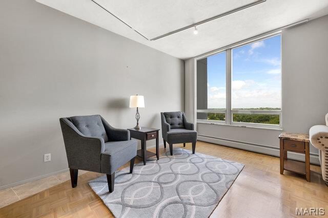 200 S Brentwood Boulevard S 14C, Clayton, MO 63105