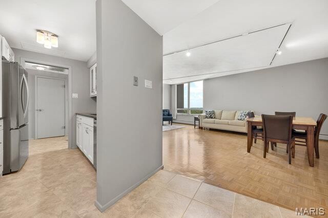 200 S Brentwood Boulevard S 14C, Clayton, MO 63105
