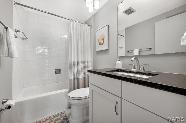 200 S Brentwood Boulevard S 14C, Clayton, MO 63105