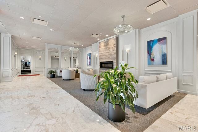 200 S Brentwood Boulevard S 14C, Clayton, MO 63105