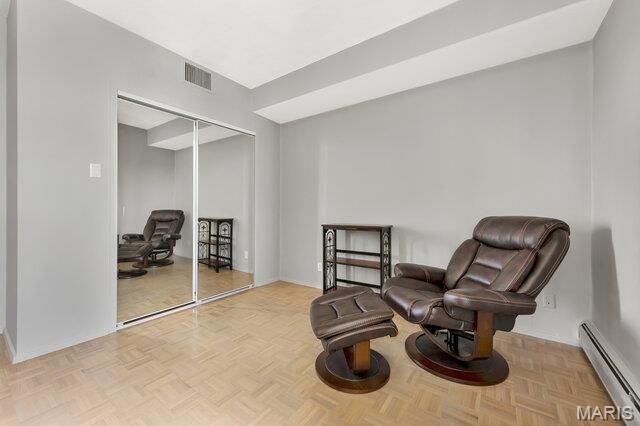 200 S Brentwood Boulevard S 14C, Clayton, MO 63105