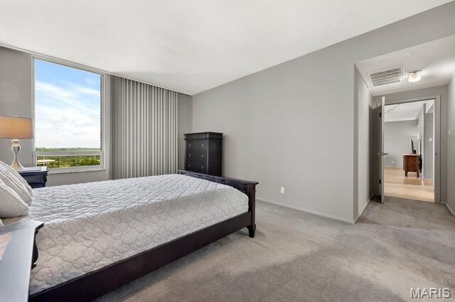 200 S Brentwood Boulevard S 14C, Clayton, MO 63105