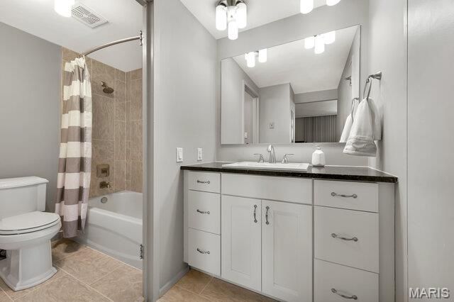 200 S Brentwood Boulevard S 14C, Clayton, MO 63105