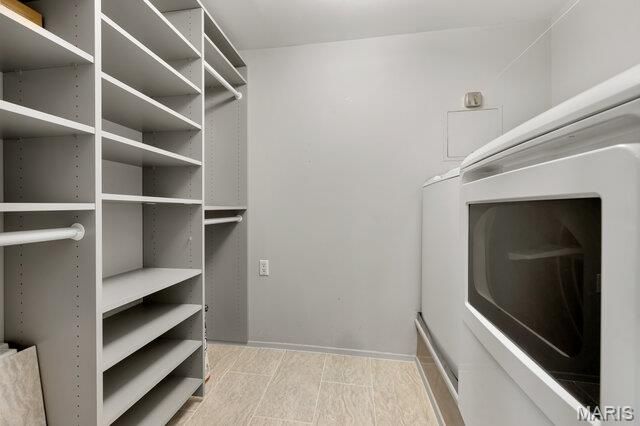 200 S Brentwood Boulevard S 14C, Clayton, MO 63105