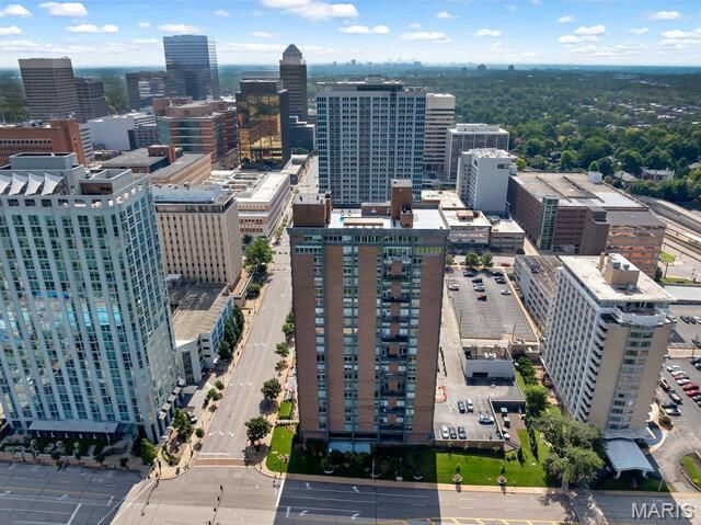 200 S Brentwood Boulevard S 14C, Clayton, MO 63105