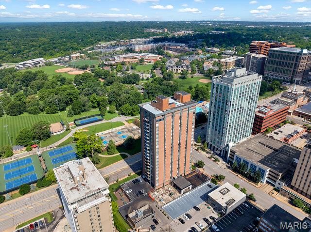 200 S Brentwood Boulevard S 14C, Clayton, MO 63105