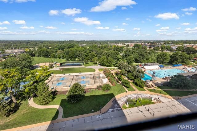 200 S Brentwood Boulevard S 14C, Clayton, MO 63105