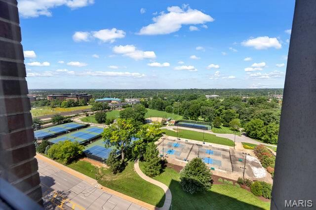 200 S Brentwood Boulevard S 14C, Clayton, MO 63105