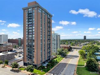 200 S Brentwood Boulevard S 14C, Clayton, MO 63105