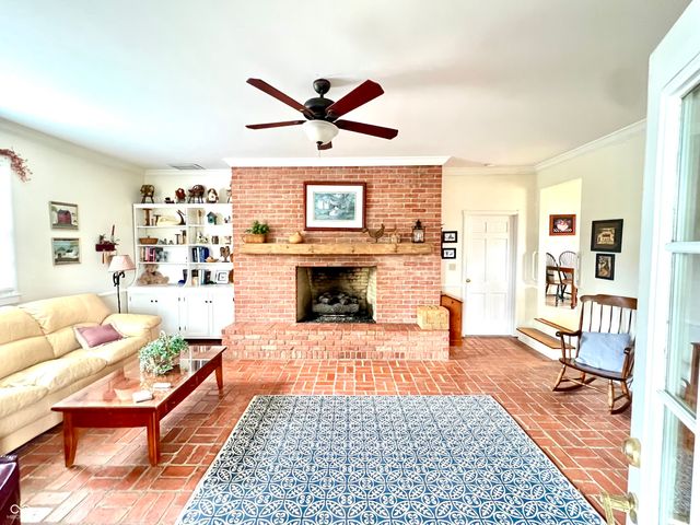 1025 Maple Drive, Greenfield, IN 46140