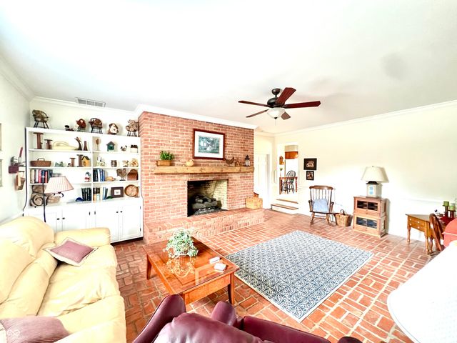 1025 Maple Drive, Greenfield, IN 46140